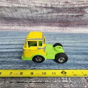 Vintage small Hubley Die-cast cab over semi green and yellow